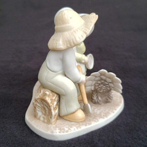 Vintage 1997 Circle of Friends by Masterpiece for Homco Porcelain Figurine #1117 - Picture 4 of 9